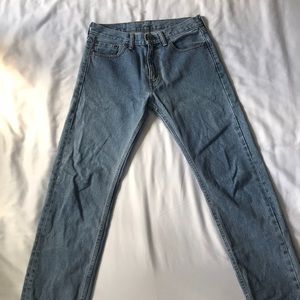 Men’s Levi’s jean pants.
